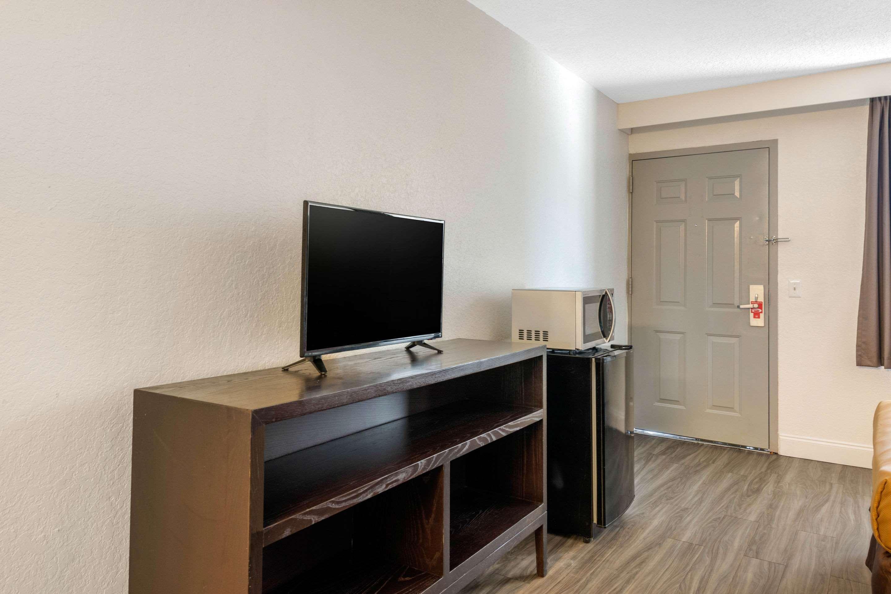 Econo Lodge Airport - Rj Stadium Тампа Екстер'єр фото