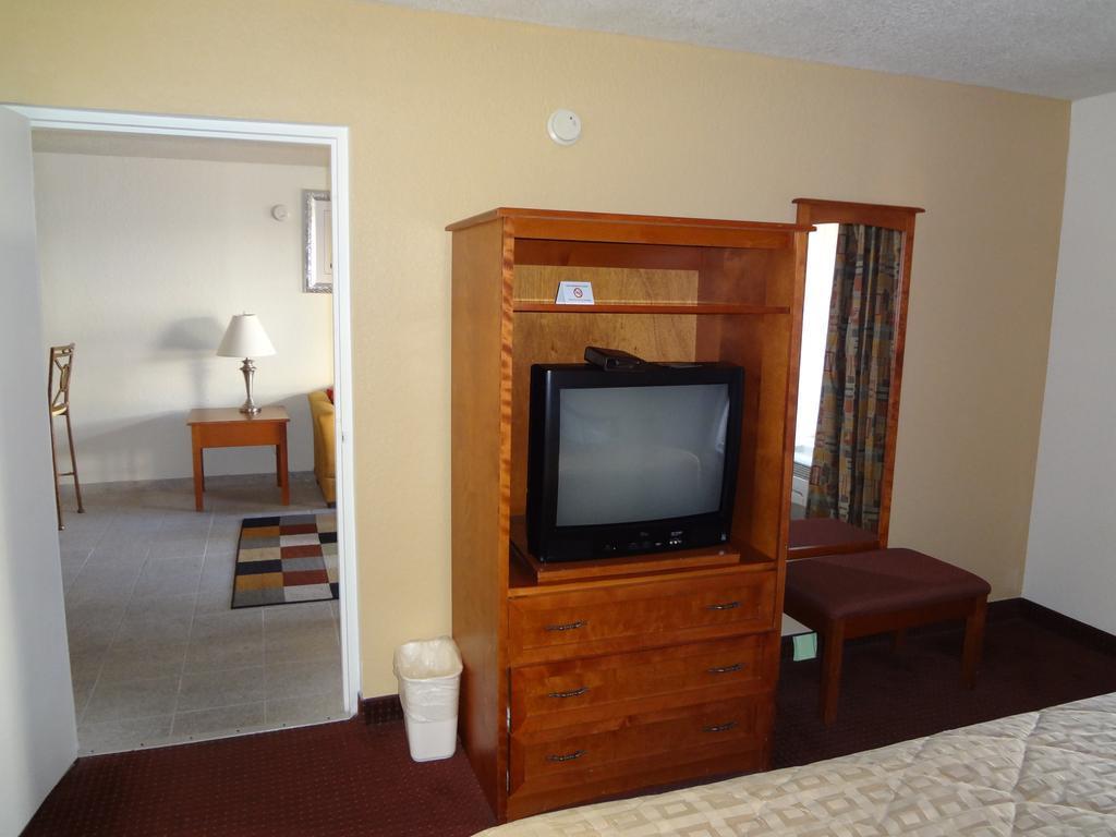 Econo Lodge Airport - Rj Stadium Тампа Екстер'єр фото