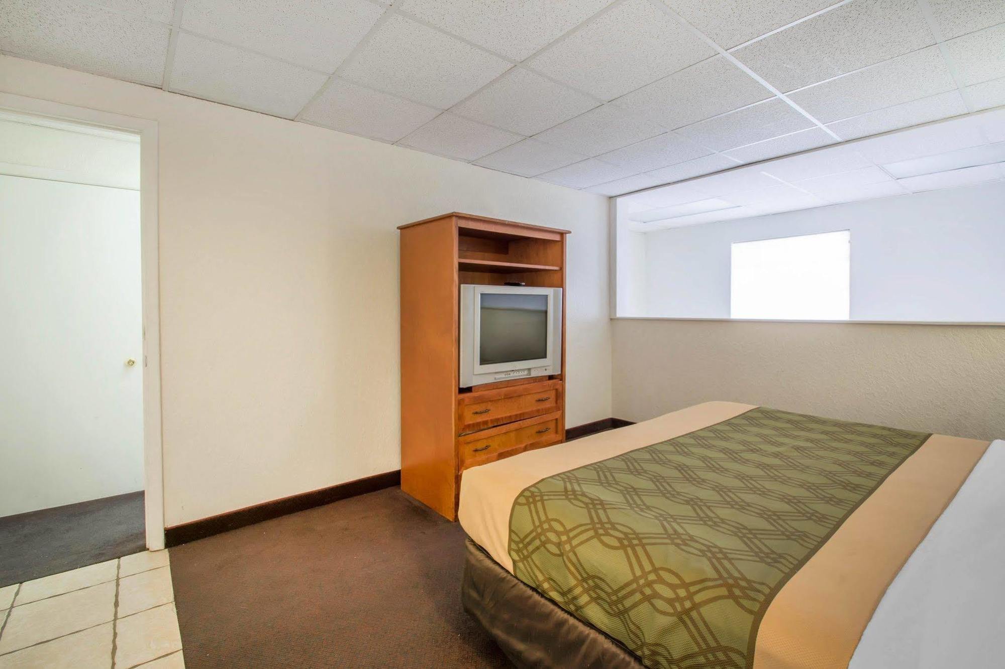 Econo Lodge Airport - Rj Stadium Тампа Екстер'єр фото