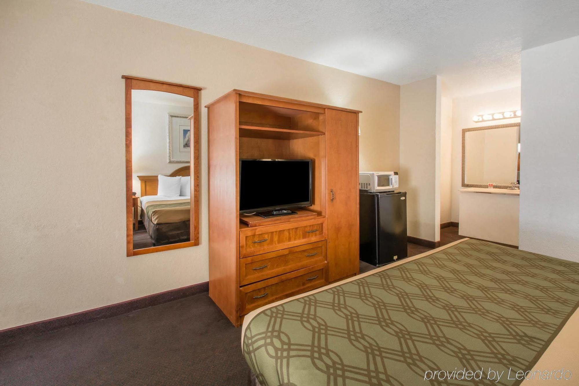 Econo Lodge Airport - Rj Stadium Тампа Екстер'єр фото